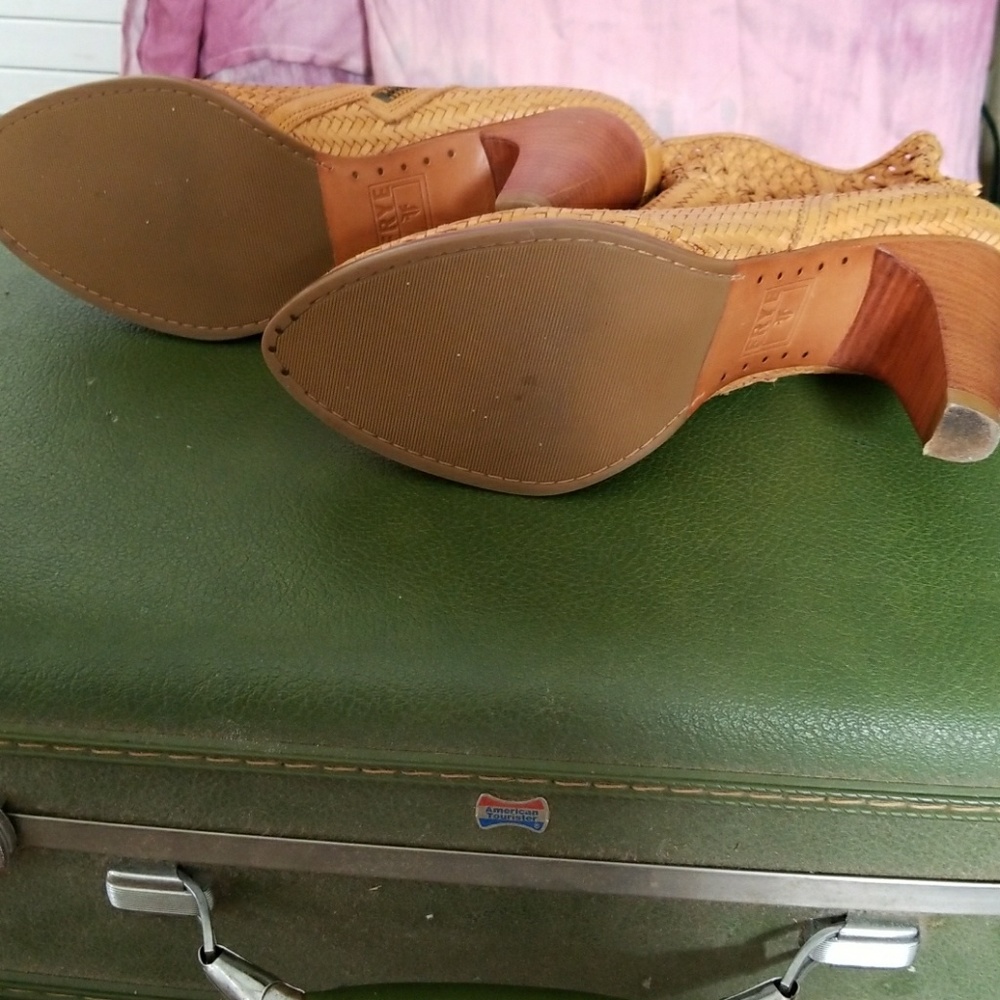 ❌❌❌Trade bundle Frye Limited Collection New NWT 8.5 - Picture 4 of 8